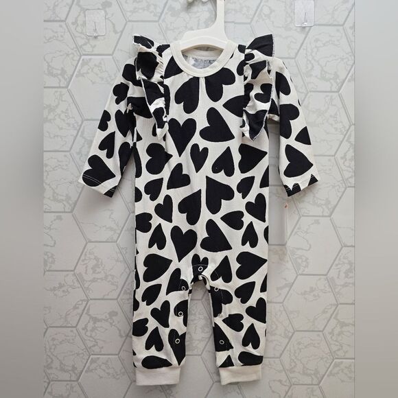 NWT Baby Girl's Heart Ruffle Romper Valentine's Day Halloween Christmas - Picture 2 of 9